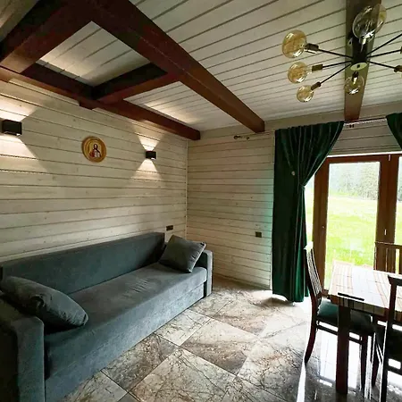 Pensión у василини та романа